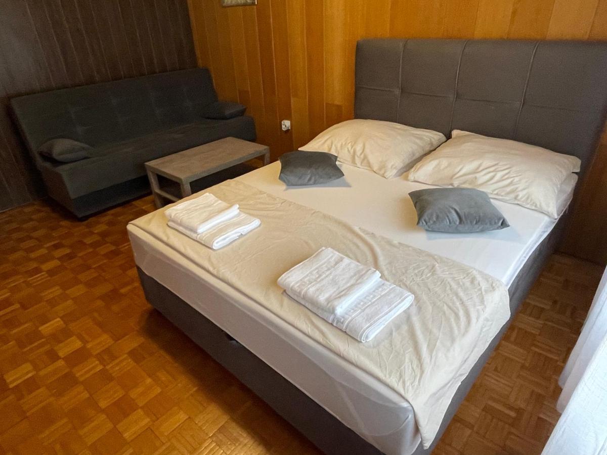 Apartment Ado Selce Exterior photo