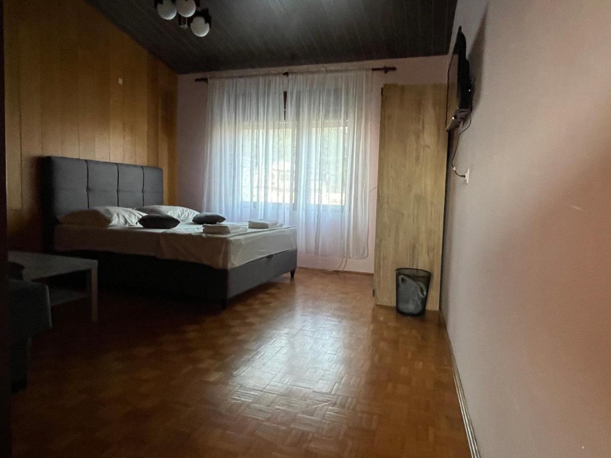 Apartment Ado Selce Exterior photo