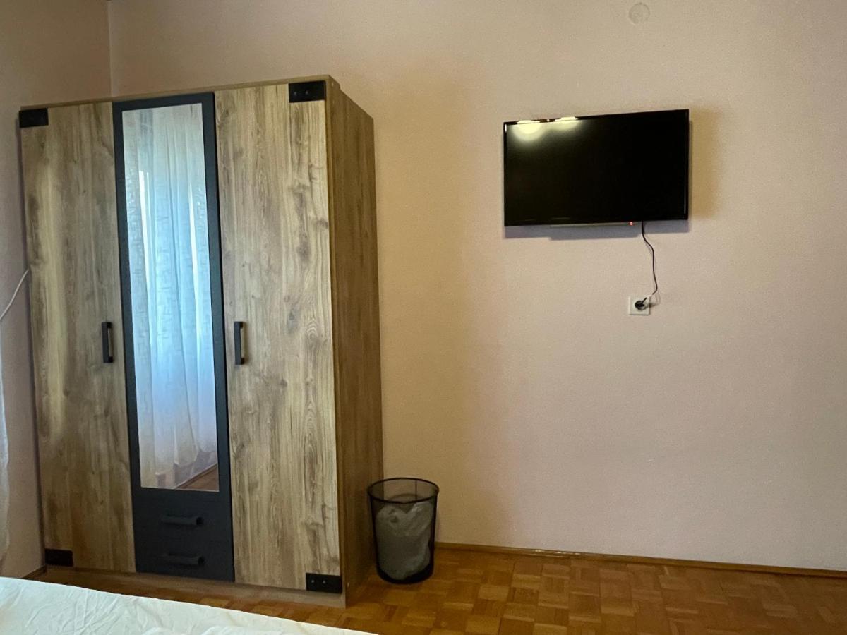 Apartment Ado Selce Exterior photo
